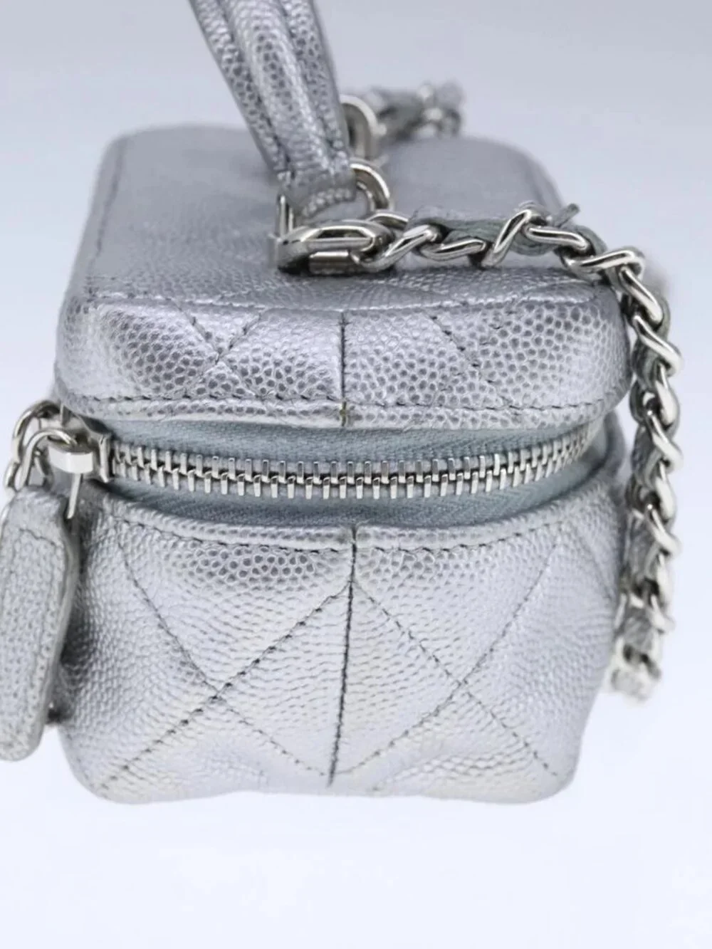 CHANEL brand	chanel color	silver